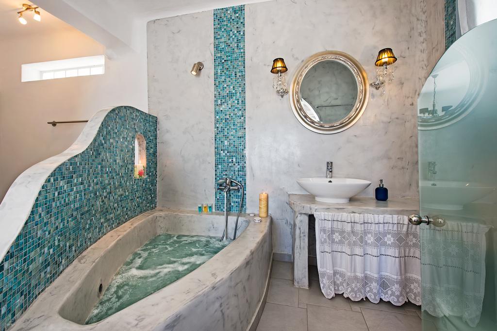 Felicity Luxury Kamari (Santorini)
