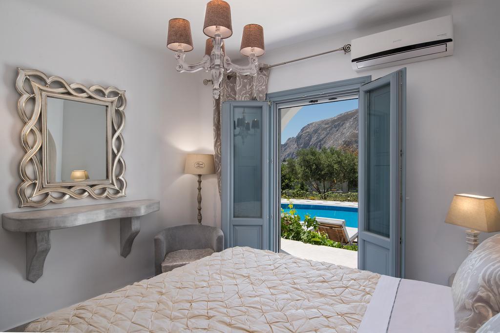 Felicity Luxury Kamari (Santorini)