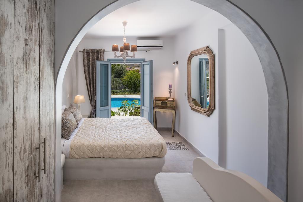 Felicity Luxury Kamari (Santorini)